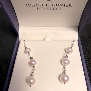 Tiered pearl drop earrings